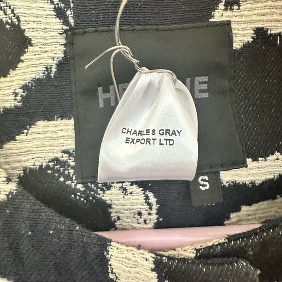 Helene London Overcoat. Very Unique & Stylish. High Fashion. Size Small Runs Big - Picture 7 of 11